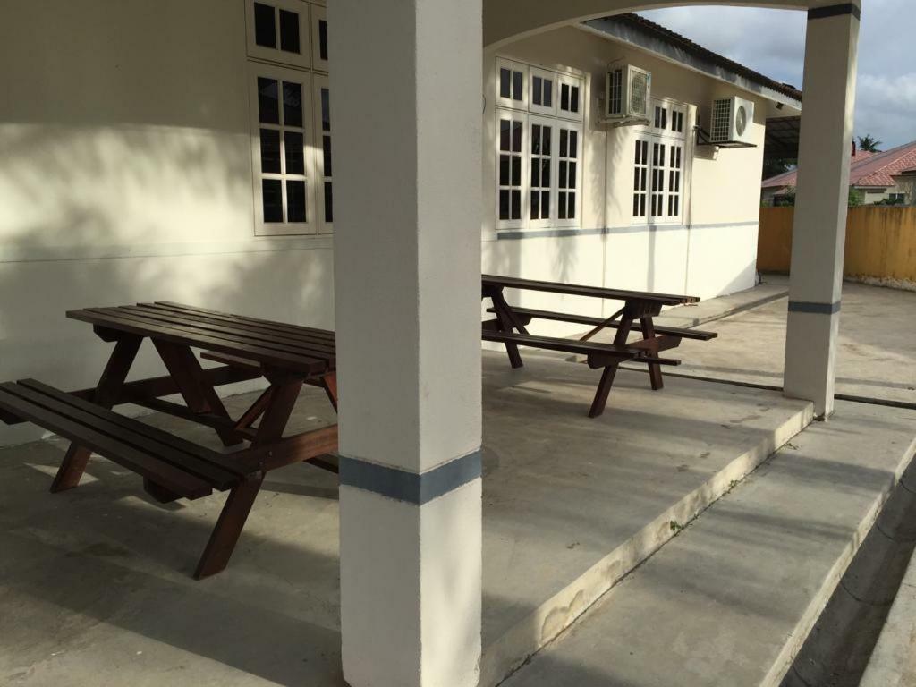 The Garden Vacation Home Lumut Extérieur photo