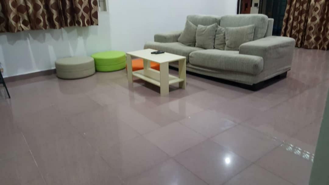The Garden Vacation Home Lumut Extérieur photo